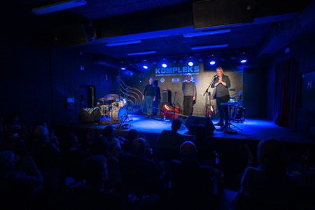 Chris Eckman Trio (8)